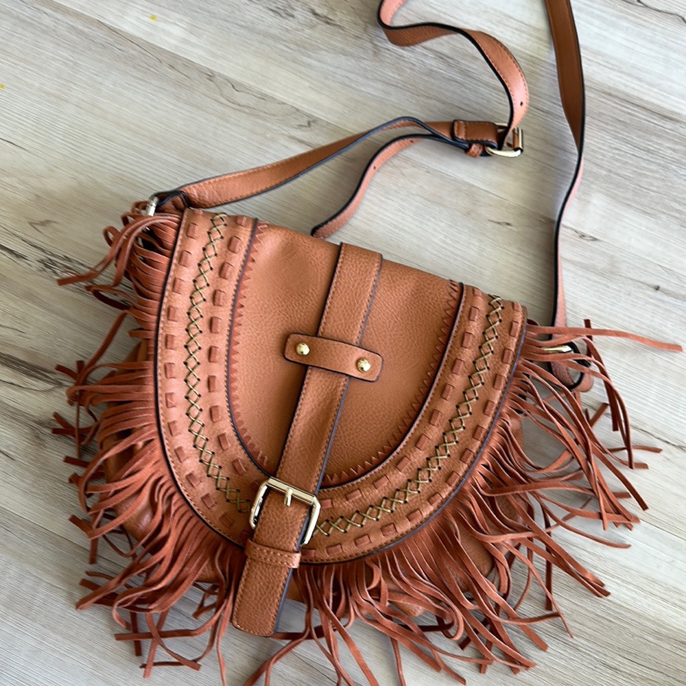 Saddle crossbody bag with fringe